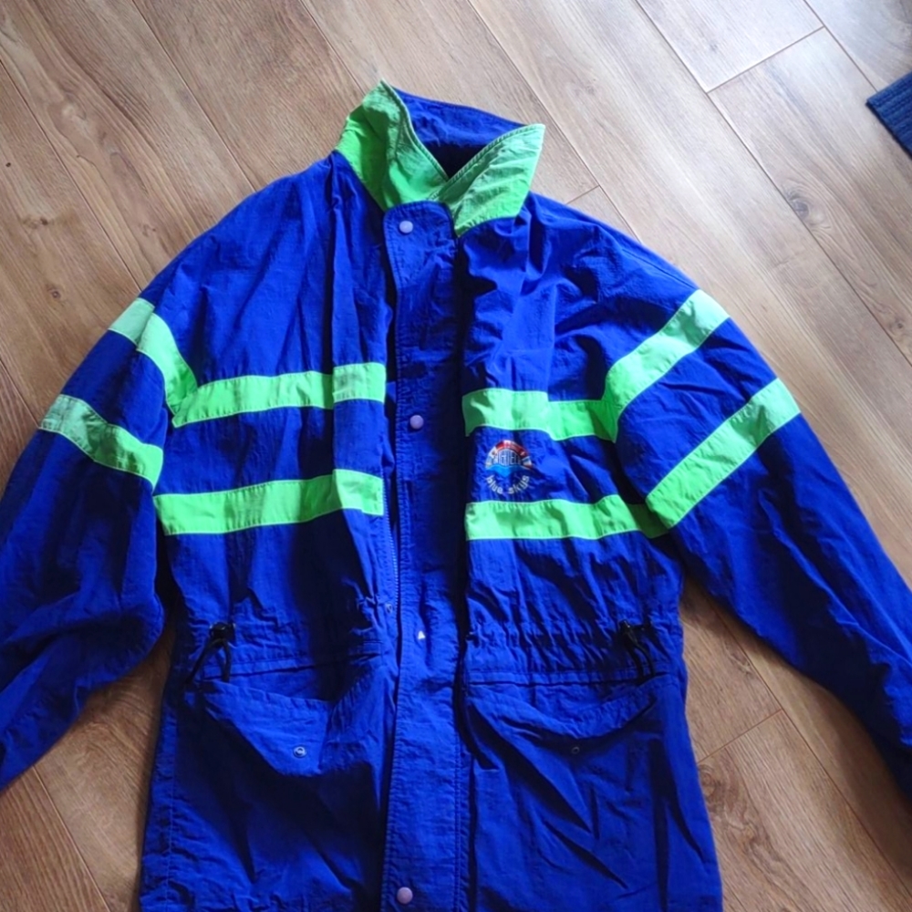 XL blue skys intertech windbreaker